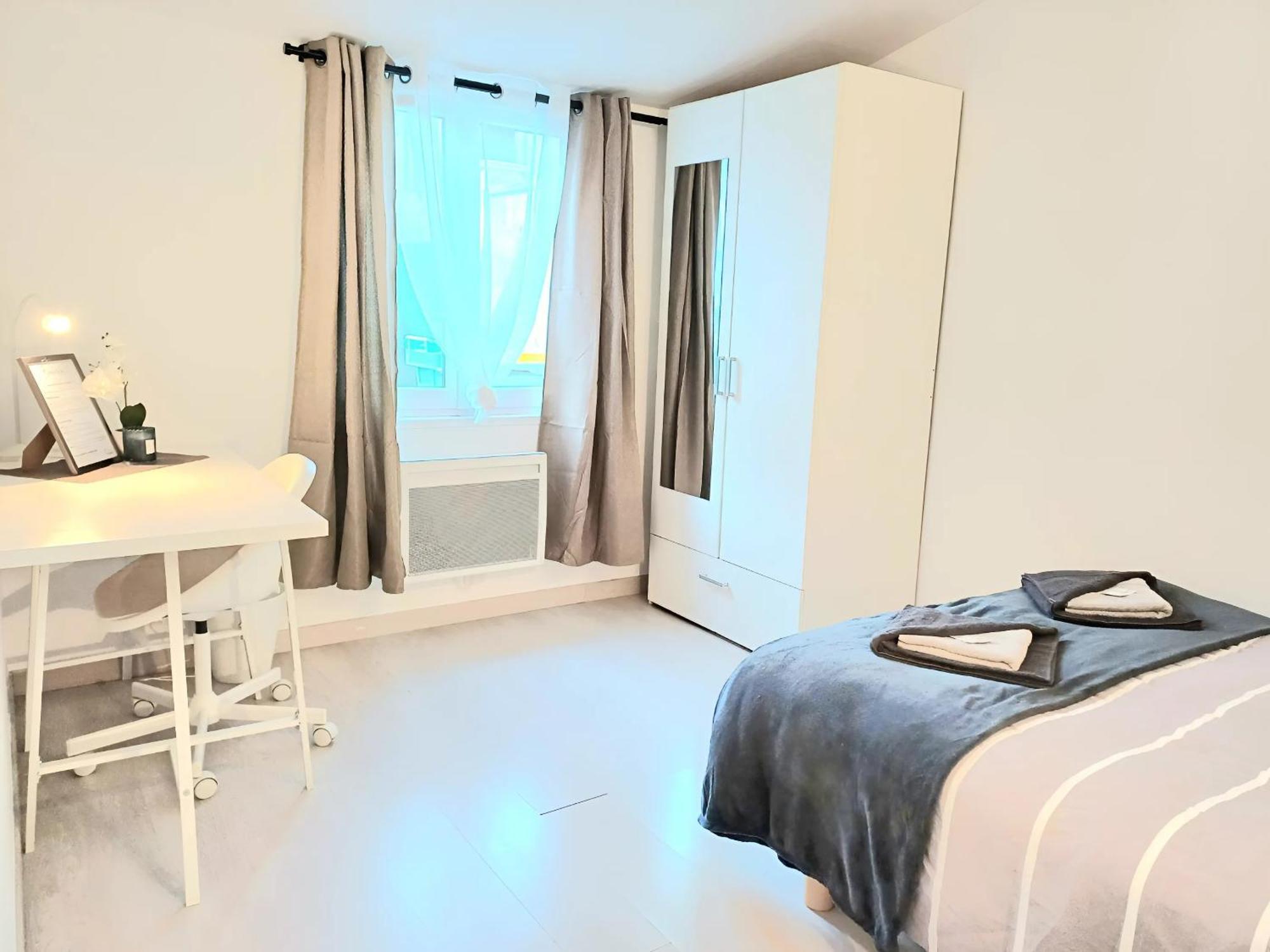 Beauvais - Proche Aeroport - Chambres Privees Zewnętrze zdjęcie